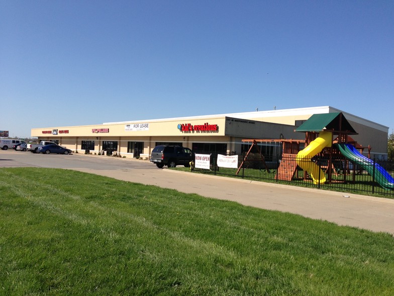 2321 NE Independence Ave, Lees Summit, MO for lease - Building Photo - Image 1 of 9