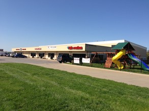 2321 NE Independence Ave, Lees Summit, MO for lease Building Photo- Image 1 of 2