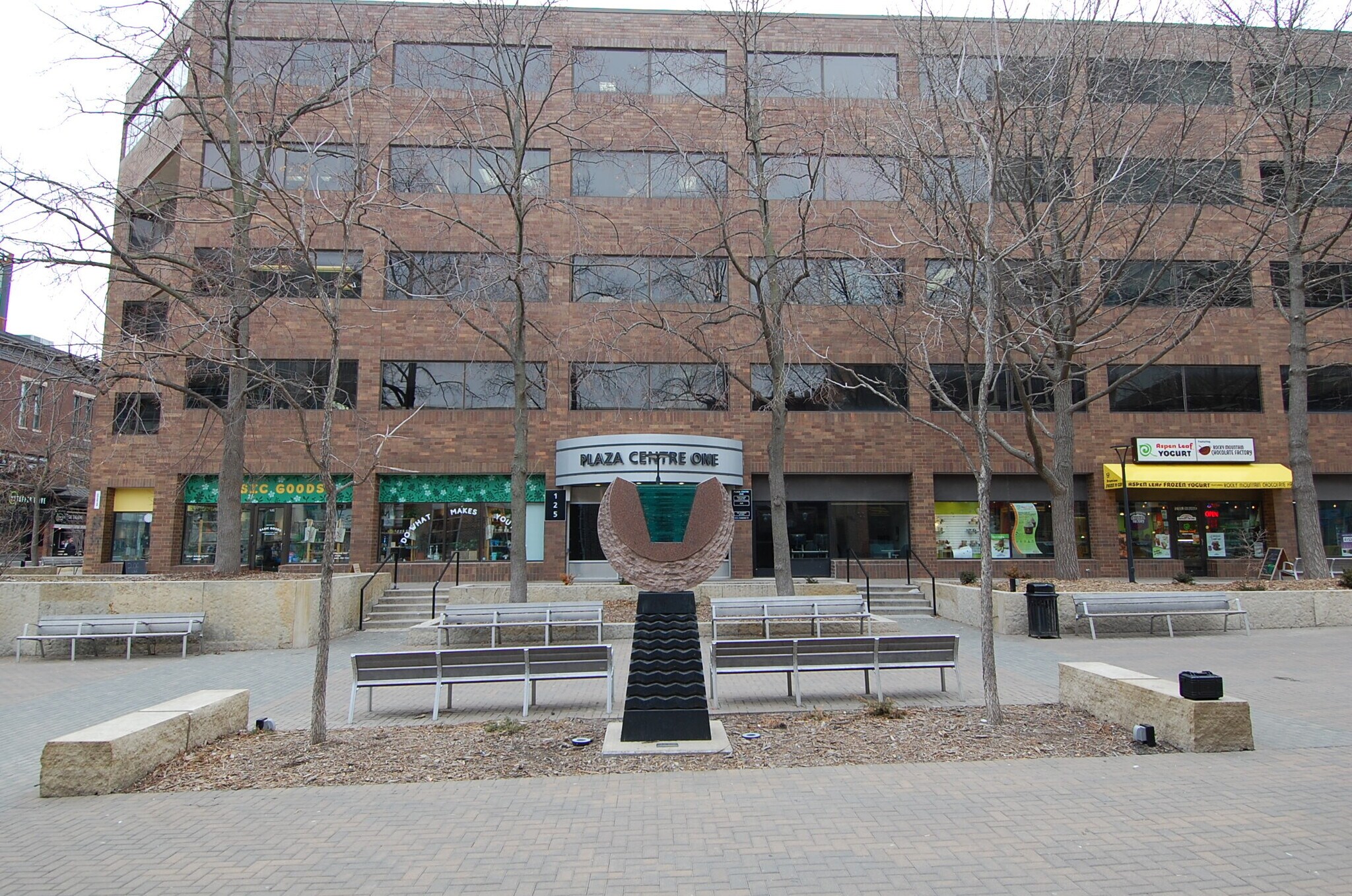 125 S Dubuque St, Iowa City, IA à vendre Photo du bâtiment- Image 1 de 5