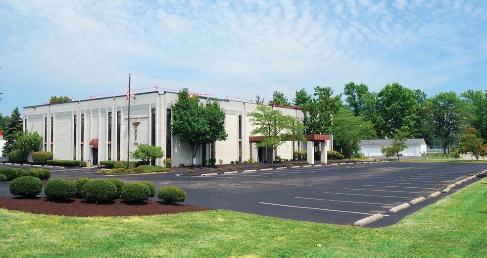 7655 Five Mile Rd, Cincinnati, OH à louer - Photo du bâtiment - Image 1 de 9