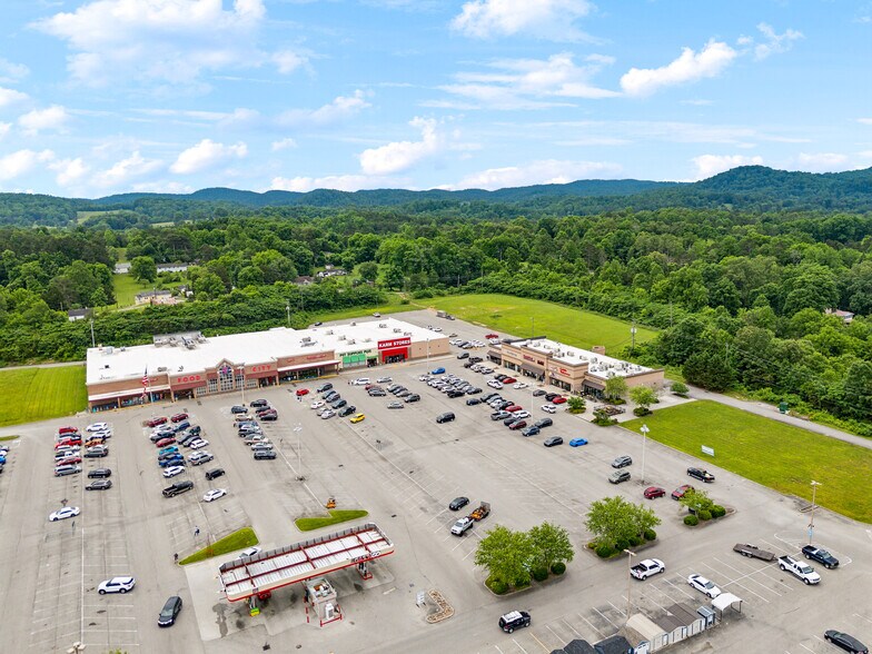 Chapman Hwy, Knoxville, TN à louer - Photo du bâtiment - Image 2 de 11