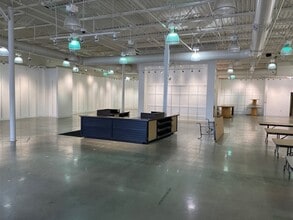 2000 N Neil St, Champaign, IL à louer Photo intérieure- Image 2 de 2