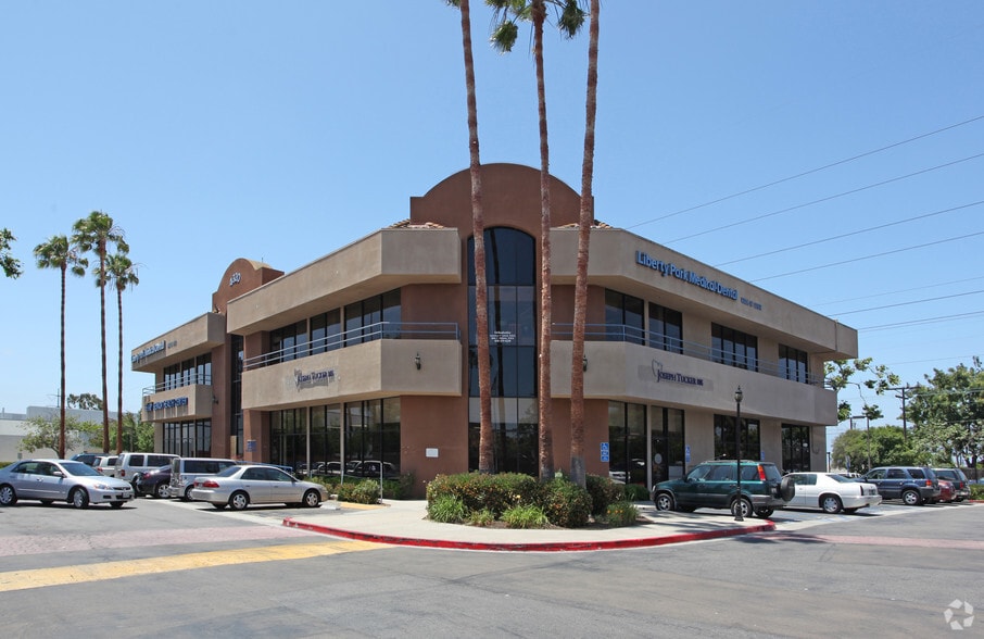 4320 Genesee Ave, San Diego, CA à louer - Photo du bâtiment - Image 3 de 3