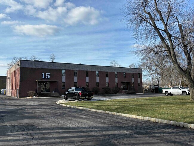 More details for 15 Oak Rd, Fairfield, NJ - Office for Lease