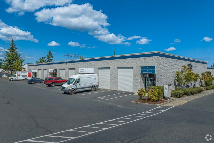 2056 NE Aloclek Dr, Hillsboro, OR à louer - Photo du bâtiment - Image 3 de 19