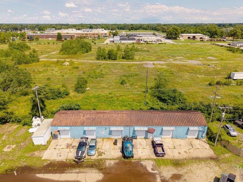 432 S Byrkit Ave, Mishawaka, IN for sale - Building Photo - Image 2 of 5