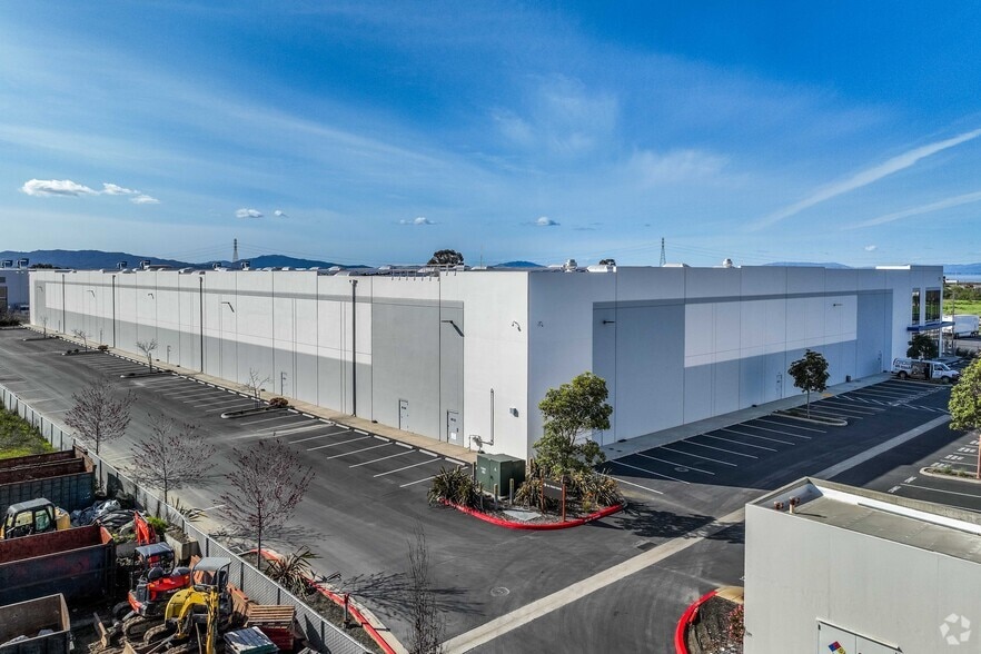 2593 Goodrick Ave, Richmond, CA for lease - Building Photo - Image 2 of 13