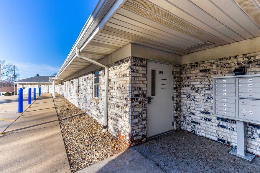 306 McHenry St, Burlington, WI à louer - Photo du bâtiment - Image 3 de 4