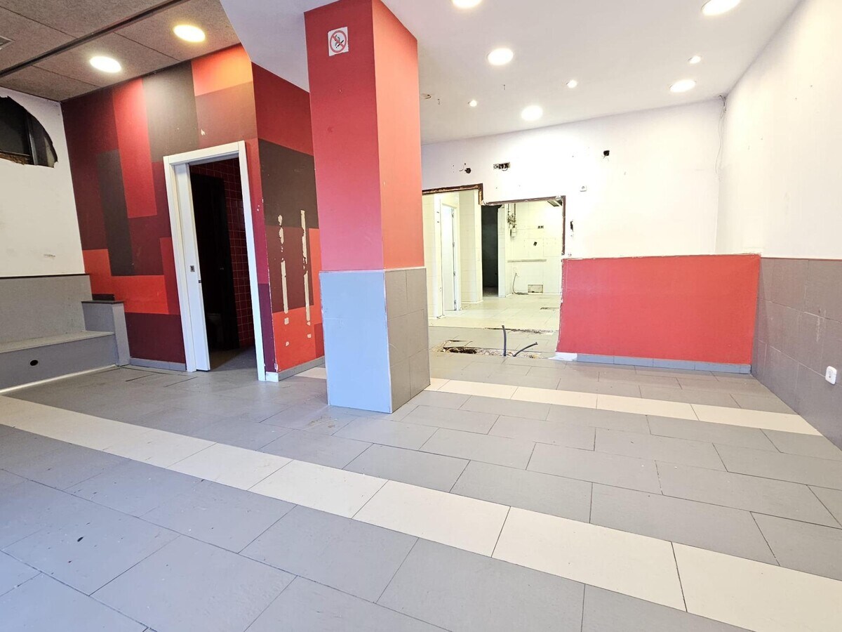 Madrid, MAD 28050 - Unit Puerta 01 - - Interior Photo - Image 1 of 14