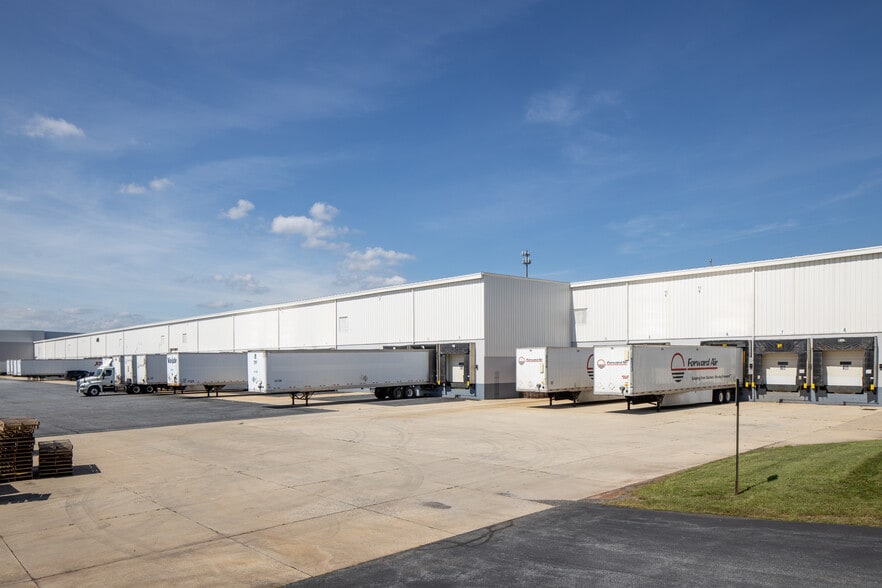 400 Capital Ln, Middletown, PA for lease - Building Photo - Image 2 of 4