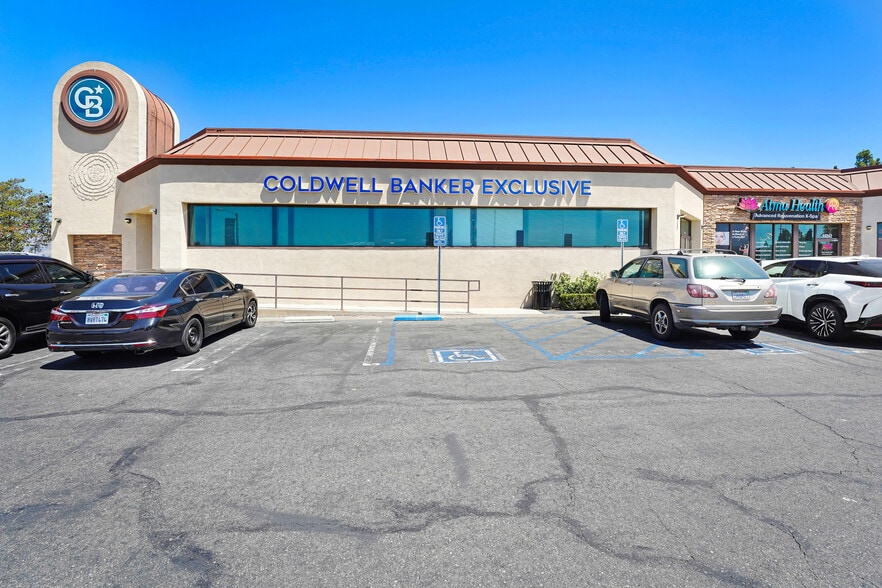10240-10244 Reseda Blvd, Northridge, CA for lease - Building Photo - Image 2 of 3