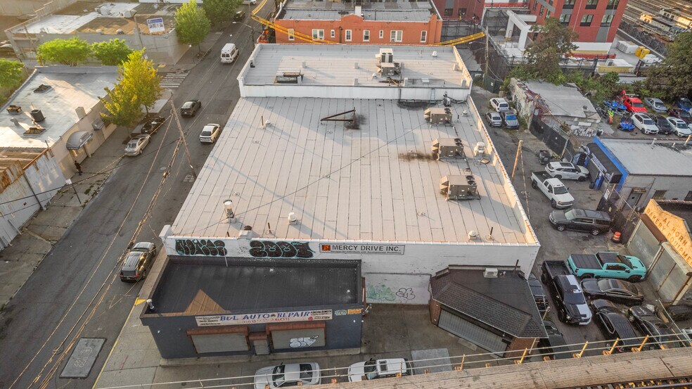 2601 Westchester Ave, Bronx, NY à vendre - Photo du bâtiment - Image 3 de 7