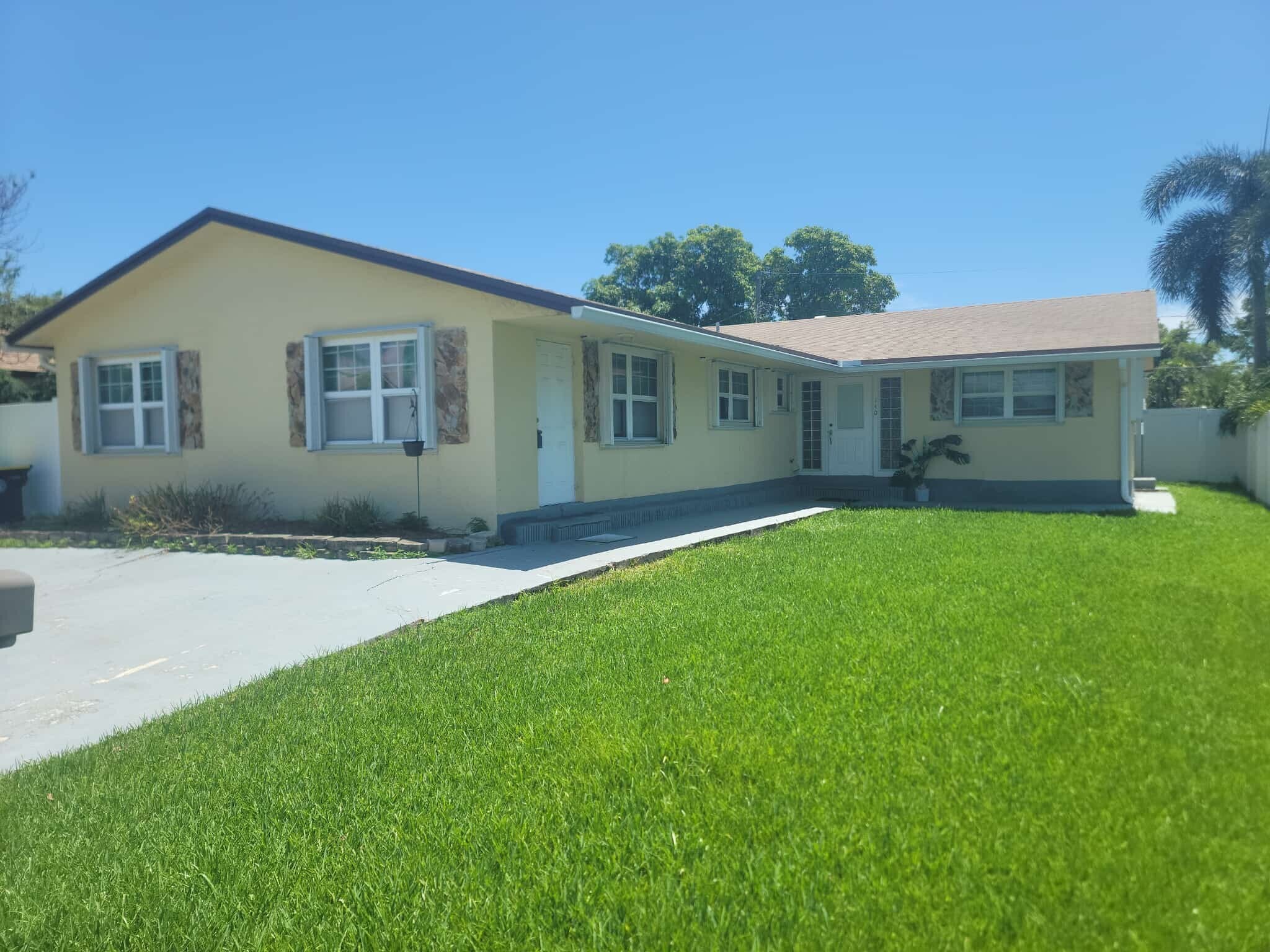 138-140 NE 1st Ct, Dania Beach, FL à vendre Photo du bâtiment- Image 1 de 23