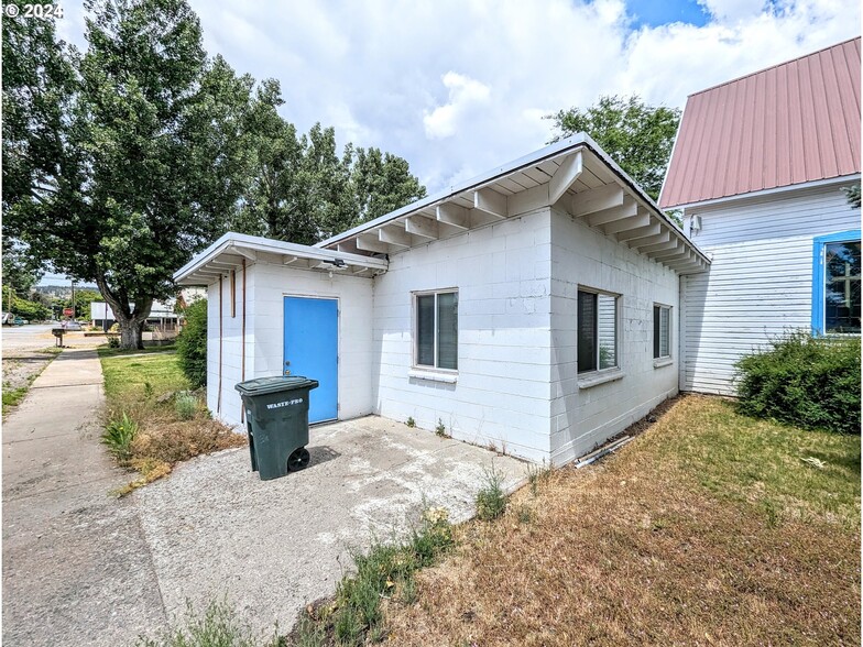 190 7th St, Elgin, OR à vendre - Photo du bâtiment - Image 3 de 9