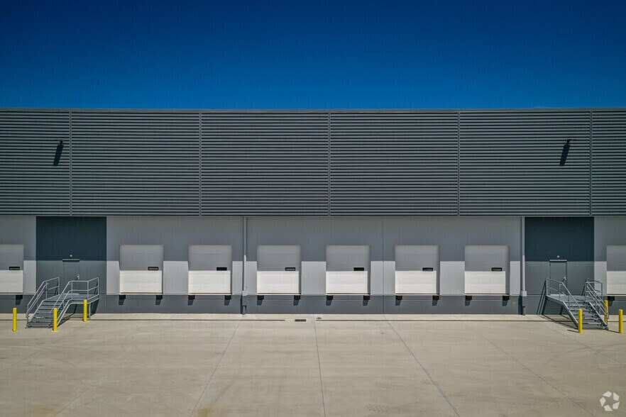 12005 Steele St S, Tacoma, WA à louer - Photo du bâtiment - Image 3 de 8