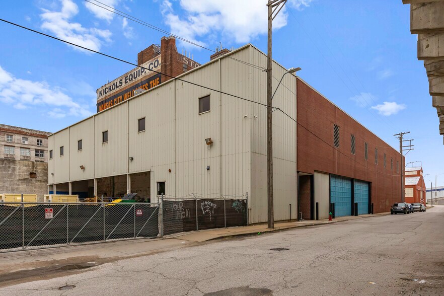 1315 W 12th St, Kansas City, MO à vendre - Photo du bâtiment - Image 3 de 85