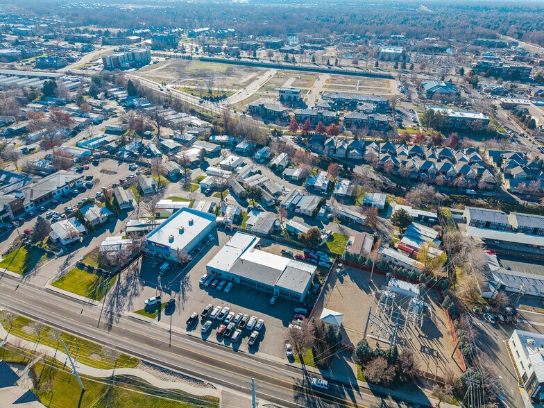 347 E State St, Eagle, ID à vendre - Photo du bâtiment - Image 3 de 5