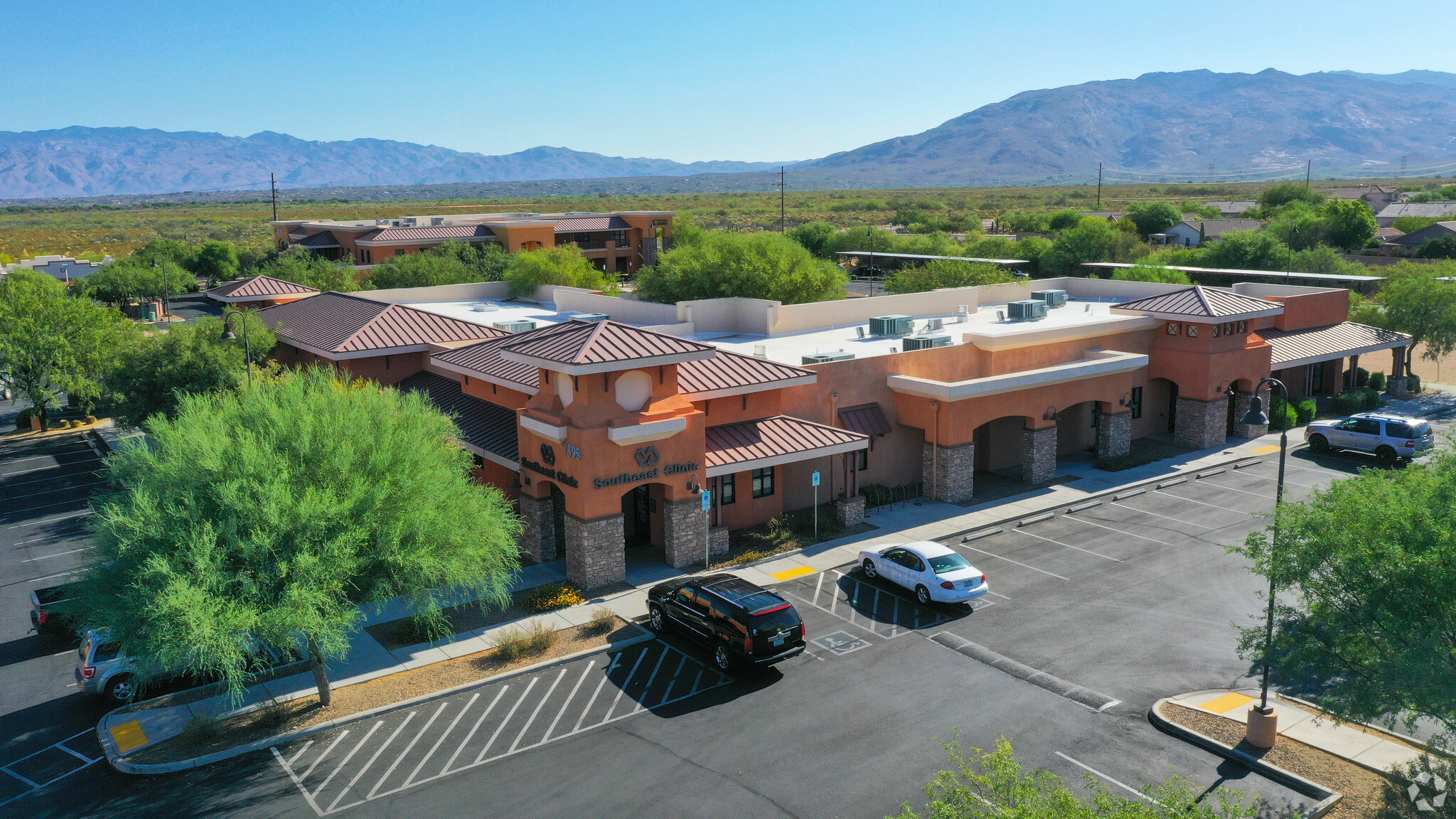 7355 S Houghton Rd, Tucson, AZ à louer Photo du b timent- Image 1 de 1