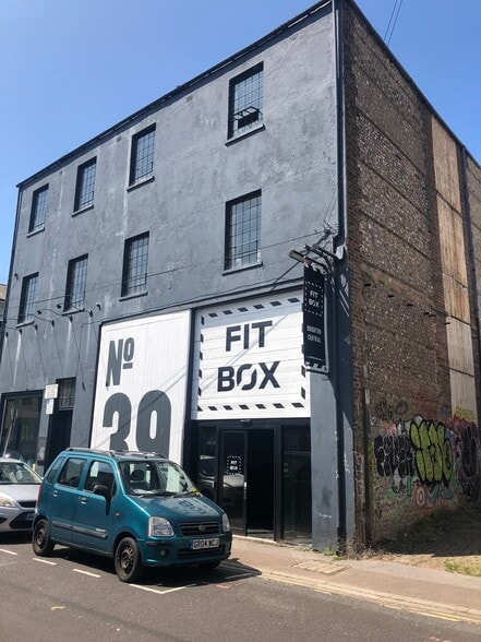 39 Upper Gardner St, Brighton for lease - Building Photo - Image 1 of 5