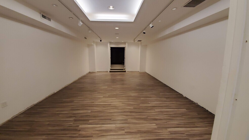 426 Eglinton Ave W, Toronto, ON à louer - Photo intérieure - Image 3 de 6