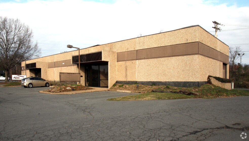 5305 Mcclanahan Dr, North Little Rock, AR for sale - Primary Photo - Image 1 of 2