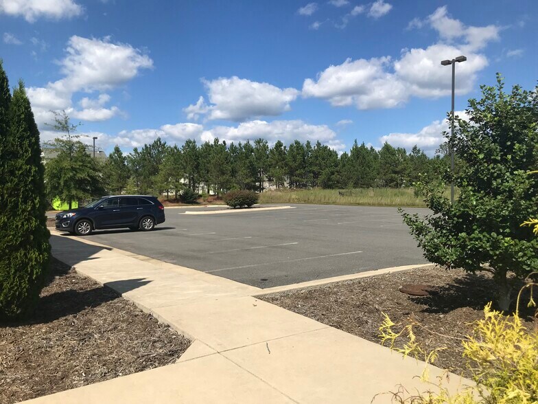 11073 Colonel Armistead Dr, Ruther Glen, VA à louer - Photo du bâtiment - Image 2 de 7