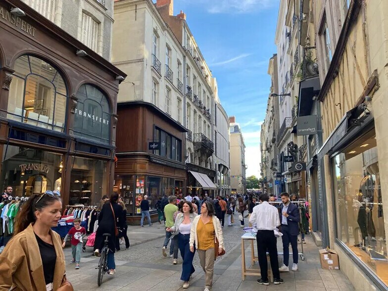 Commerce de détail dans Nantes à louer - Photo du bâtiment - Image 2 de 7
