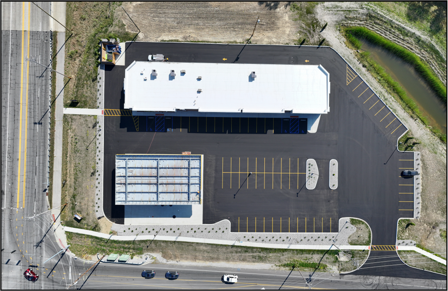 1345 W Hamilton Rd S, Fort Wayne, IN à louer - Photo du bâtiment - Image 2 de 2