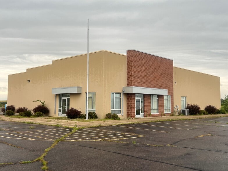 325 S 4th Ave E, Truman, MN for sale - Primary Photo - Image 1 of 5