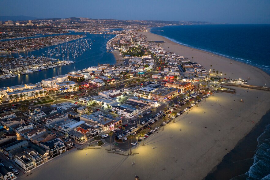 2212 W Oceanfront, Newport Beach, CA à vendre - Photo du bâtiment - Image 1 de 20