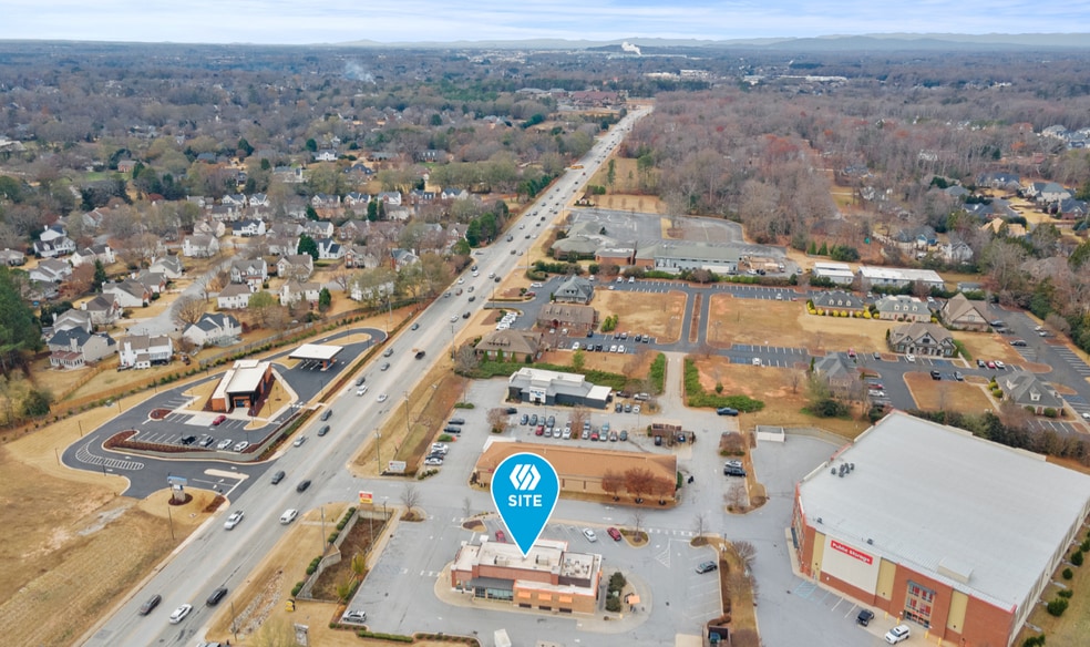 2527 Woodruff Rd, Simpsonville, SC for sale - Building Photo - Image 2 of 7