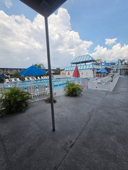 2261 E Irlo Bronson Memorial Hwy, Kissimmee, FL for sale - Building Photo - Image 3 of 30