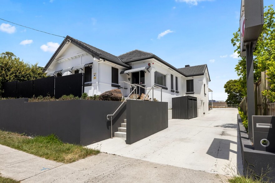 687 Logan Rd, Greenslopes for lease - Primary Photo - Image 1 of 4