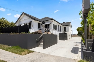 More details for 687 Logan Rd, Greenslopes - Office for Lease