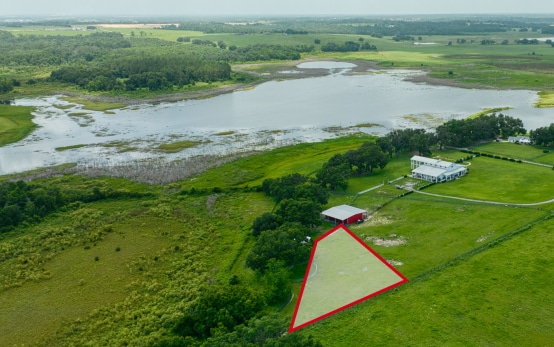 36296 Covington Rd, Dade City, FL for lease - Primary Photo - Image 1 of 4