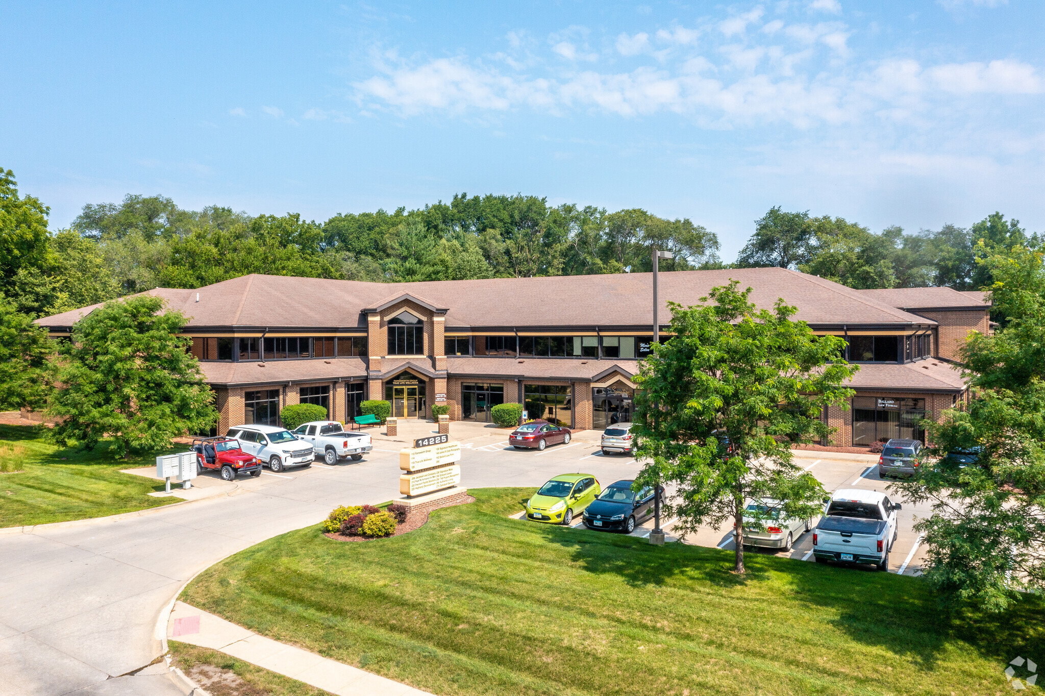 14225 University Ave, Waukee, IA à louer Photo principale- Image 1 de 6