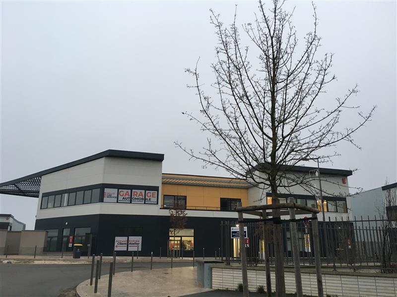 6 Boulevard Georges Marie Guynemer, SAINT CYR L ECOLE for lease Building Photo- Image 1 of 8
