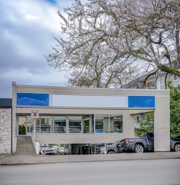 915 Esquimalt Rd, Victoria, BC for sale - Primary Photo - Image 1 of 6
