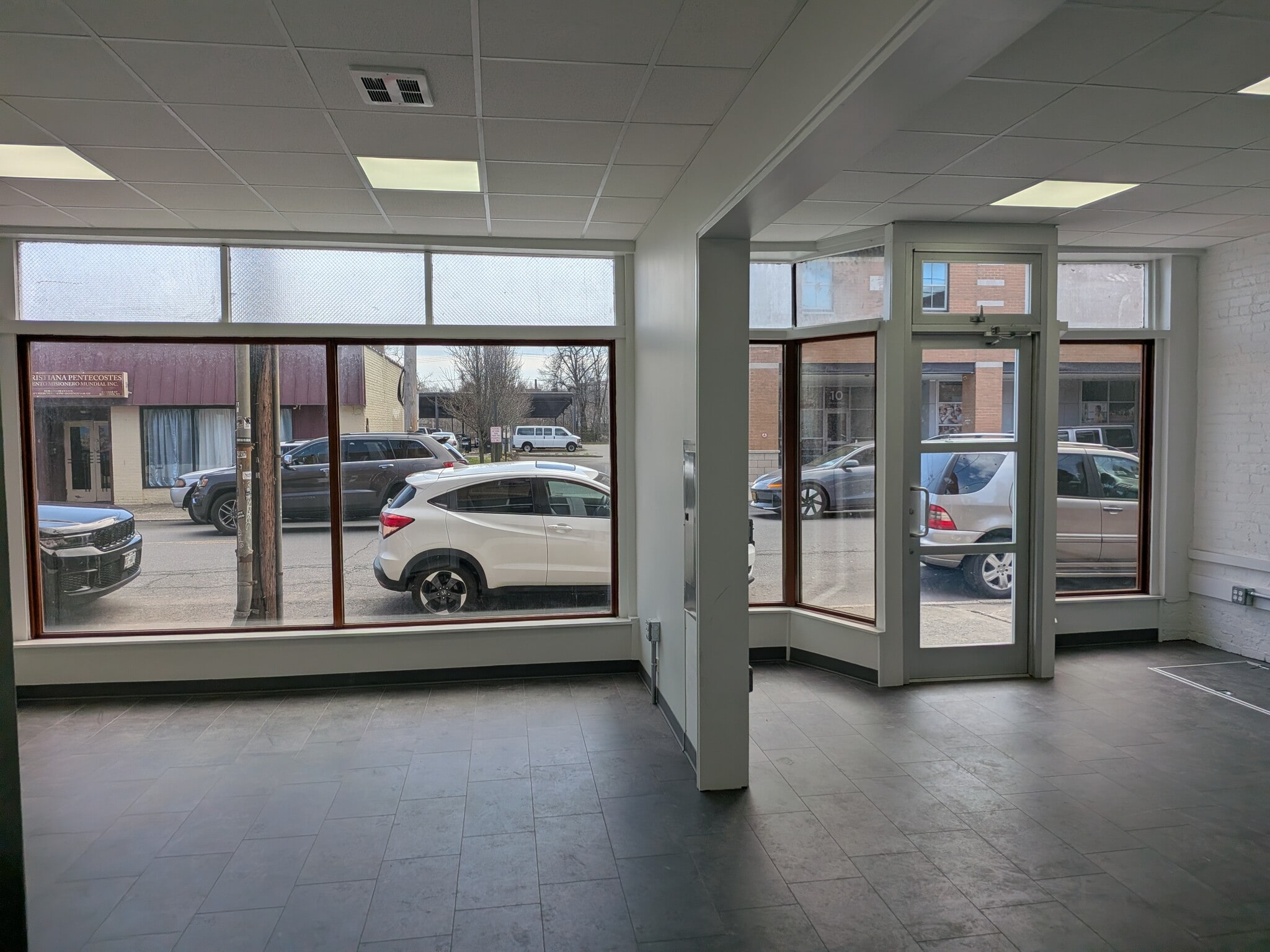 3 Cedar St, Kingston, NY for lease Interior Photo- Image 1 of 9