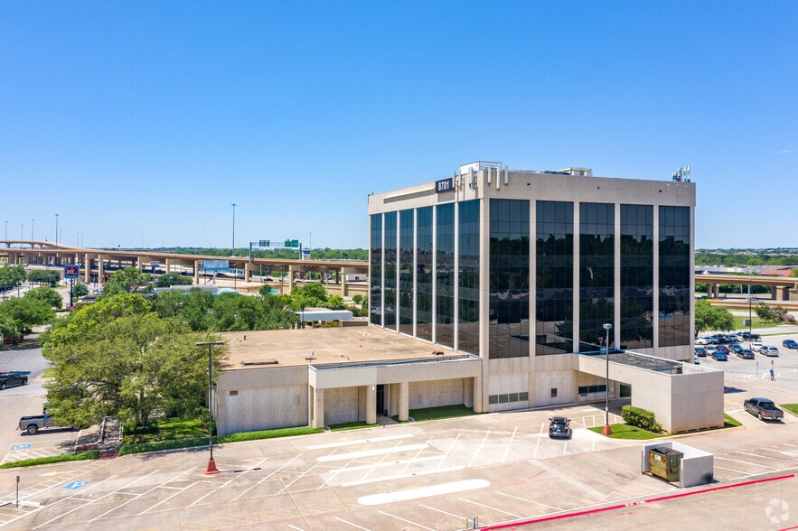 8701 Bedford Euless Rd, Hurst, TX for lease - Building Photo - Image 3 of 12