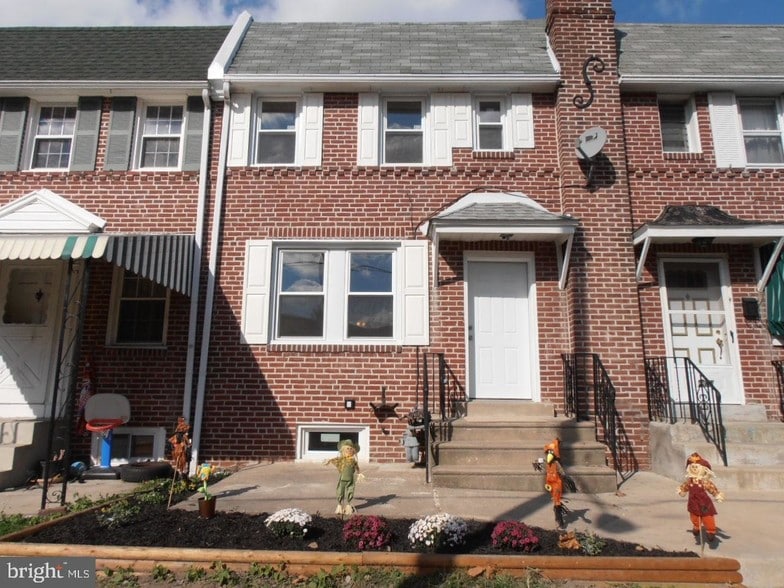 209 E Greenwood Ave, Lansdowne, PA for sale - Building Photo - Image 1 of 1