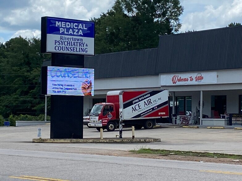 1605 Vernon St, Lagrange, GA à louer - Photo du bâtiment - Image 2 de 13