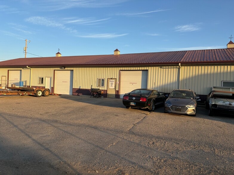 717 27th St SE, Minot, ND for lease - Building Photo - Image 3 of 30