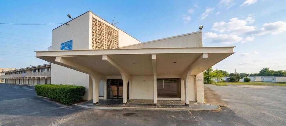 6045 Jefferson Ave, Newport News, VA for lease - Building Photo - Image 2 of 7