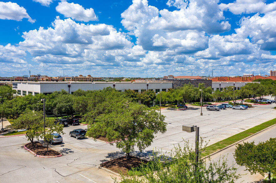 211 N Loop 1604 E, San Antonio, TX for lease - Building Photo - Image 2 of 11