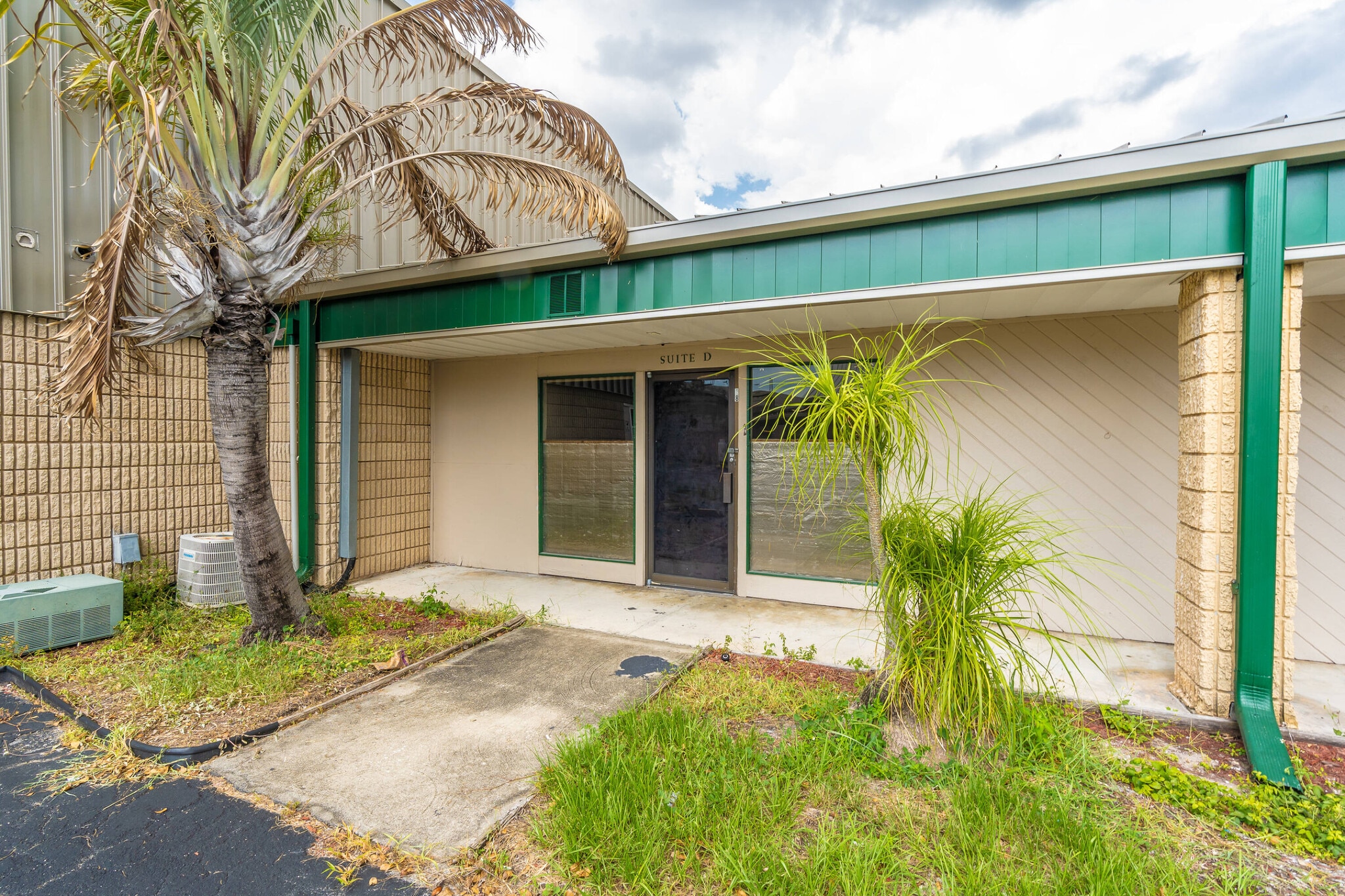 2120 Collier Ave, Fort Myers, FL à louer Photo du bâtiment- Image 1 de 5