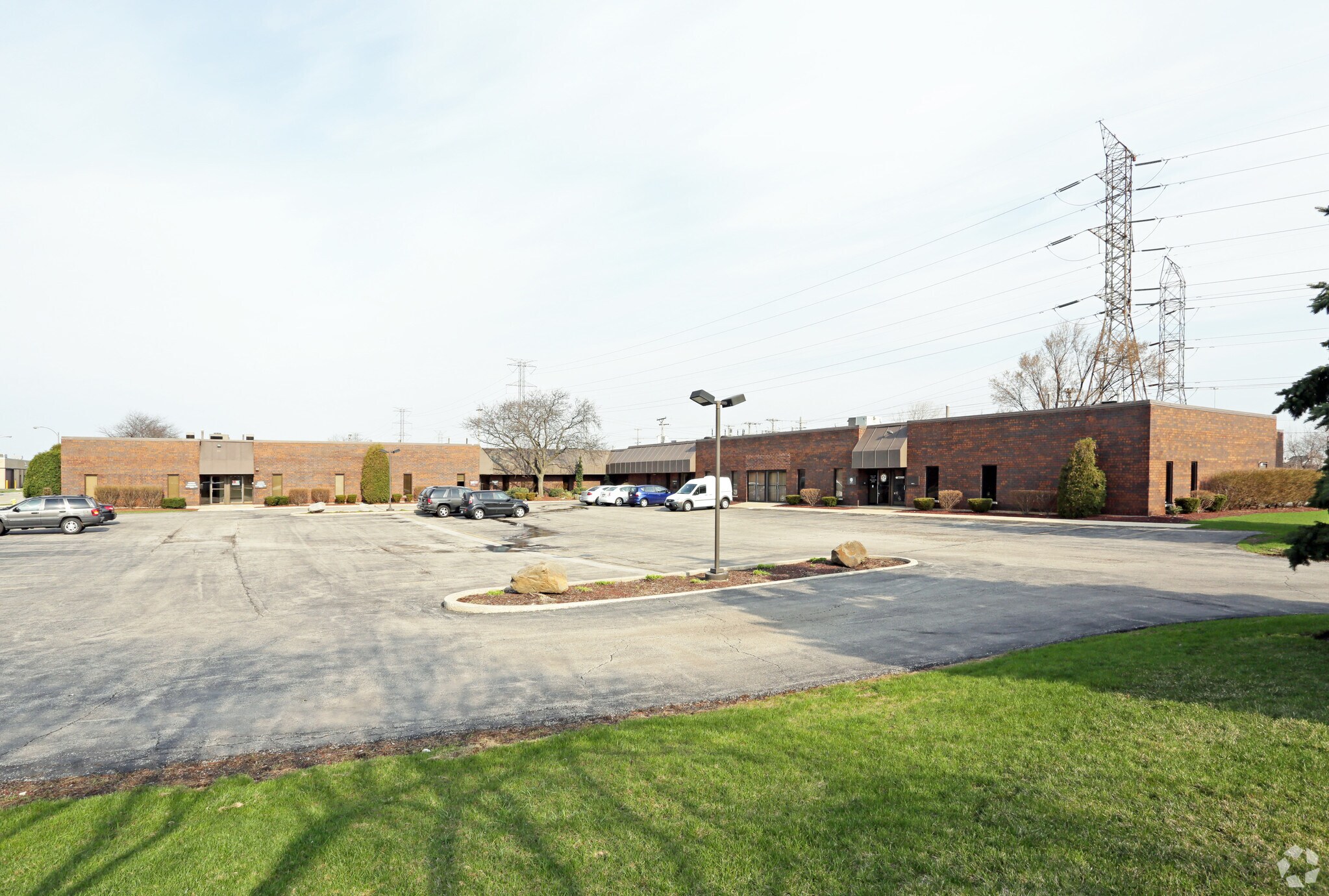 770 N Church Rd, Elmhurst, IL à louer Photo principale- Image 1 de 19