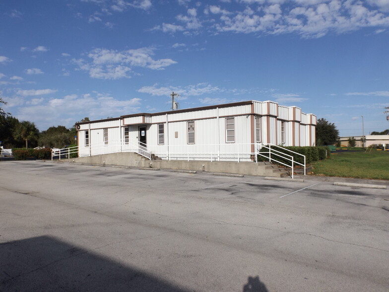 1300 S Duncan Dr, Tavares, FL for lease - Building Photo - Image 3 of 4