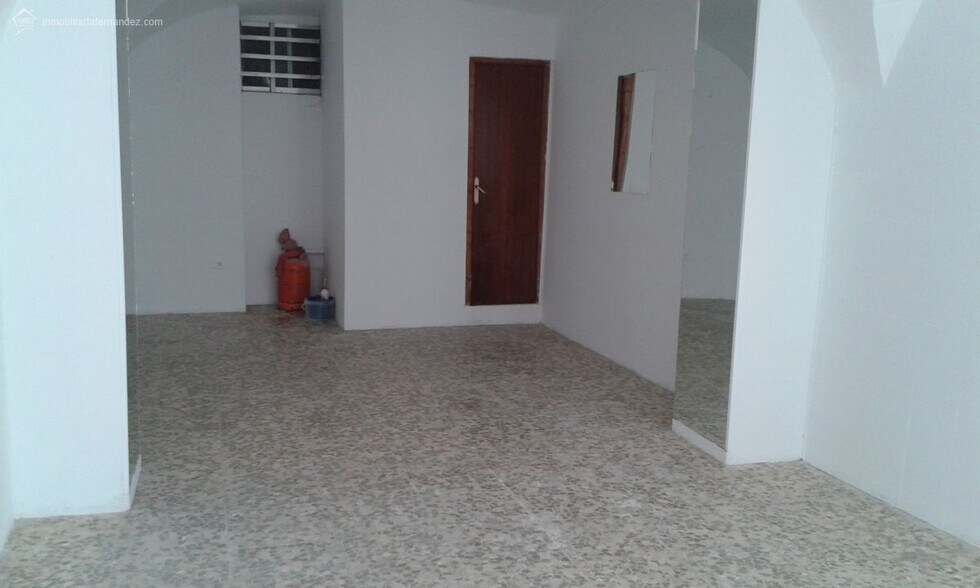 Commerce de détail dans Cáceres, Cáceres à louer - Photo du bâtiment - Image 3 de 3