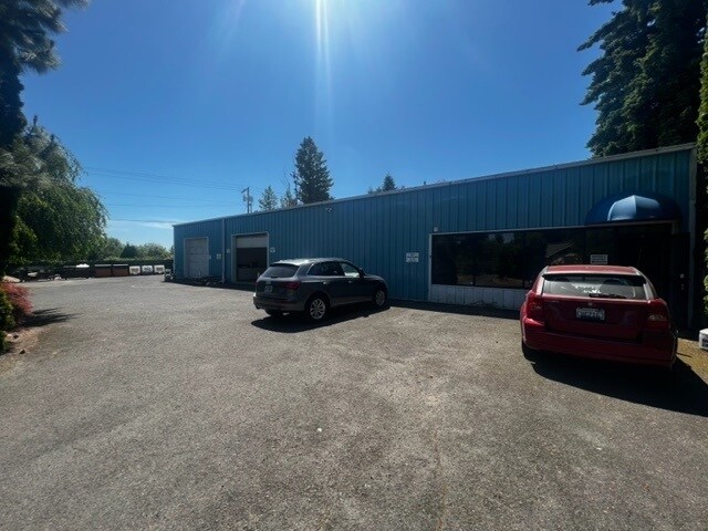 30750 NW Hillcrest St, North Plains, OR à louer - Photo du bâtiment - Image 2 de 4